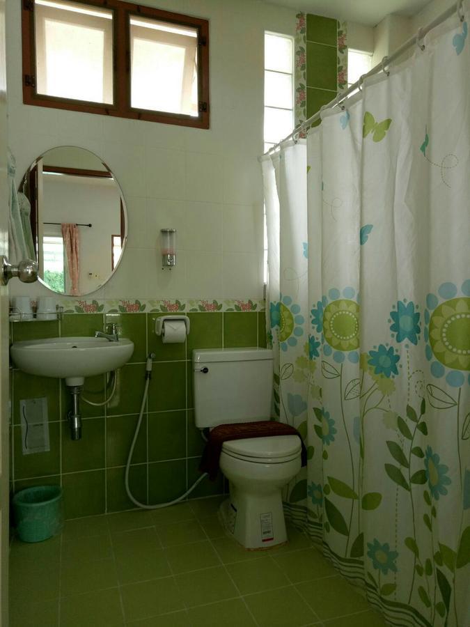 2N Guesthouse Phetchaburi Ngoại thất bức ảnh