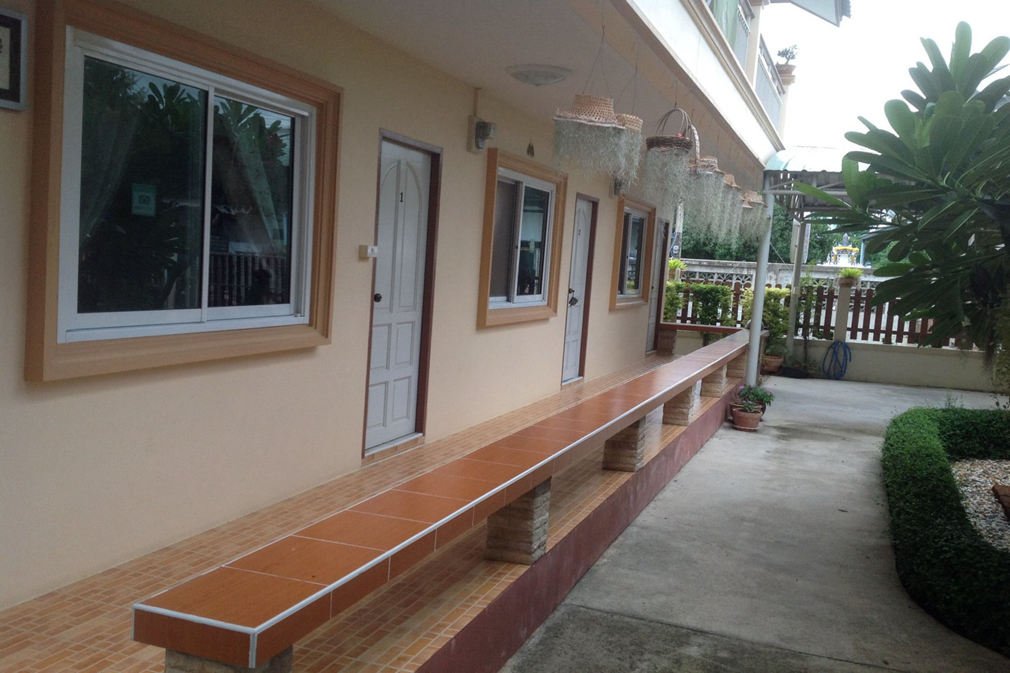 2N Guesthouse Phetchaburi Ngoại thất bức ảnh
