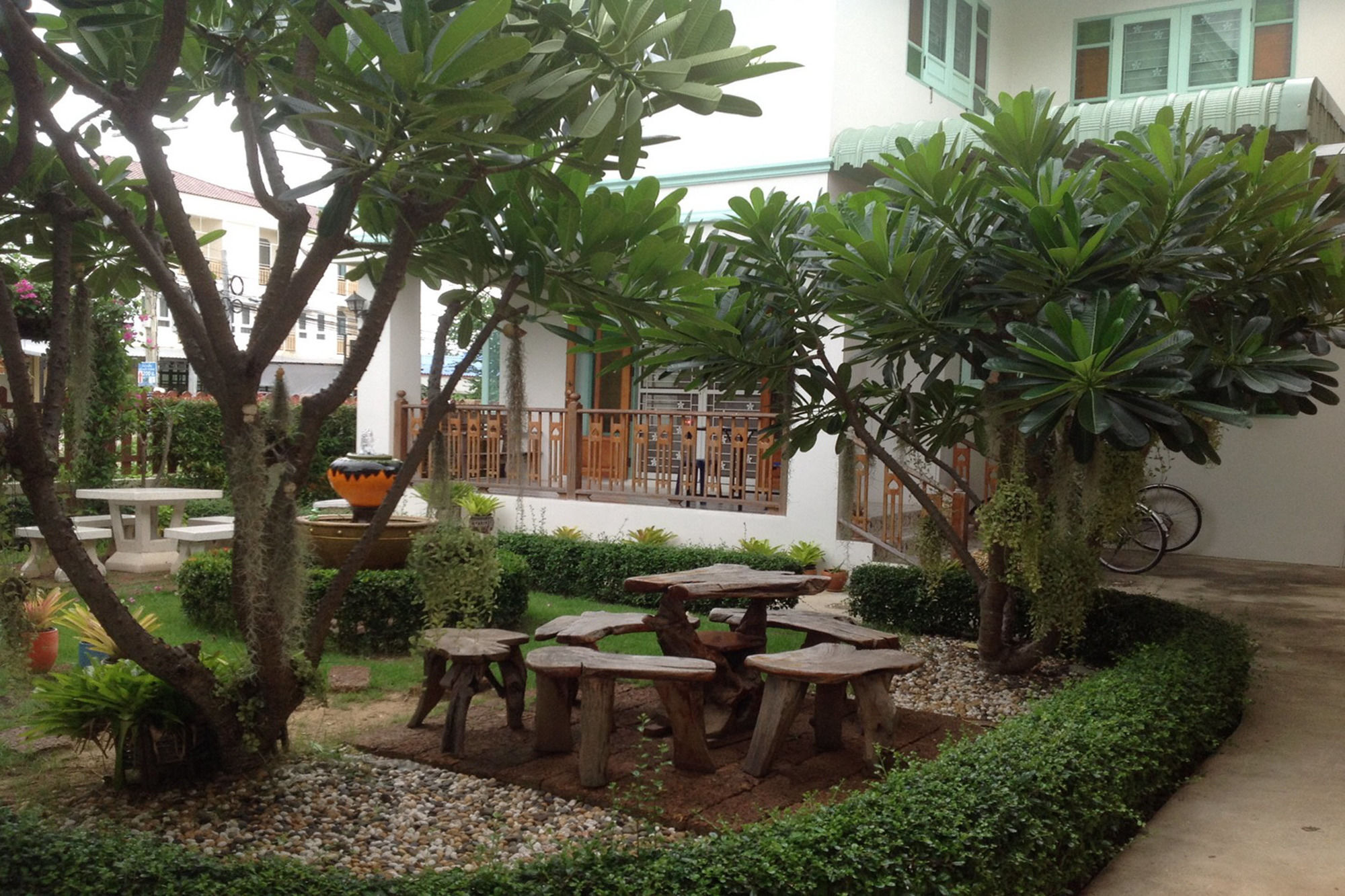 2N Guesthouse Phetchaburi Ngoại thất bức ảnh